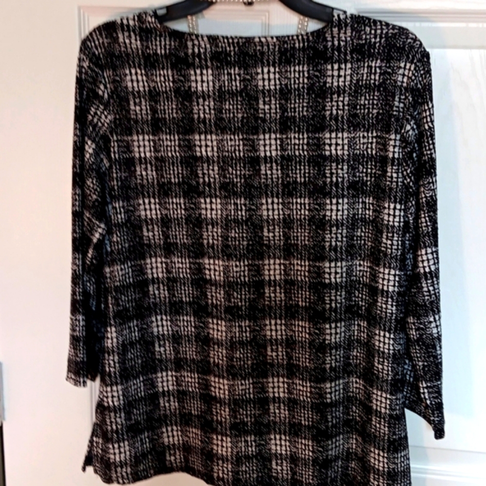 Black and white sizeM EmilyDaniels creation. EUC